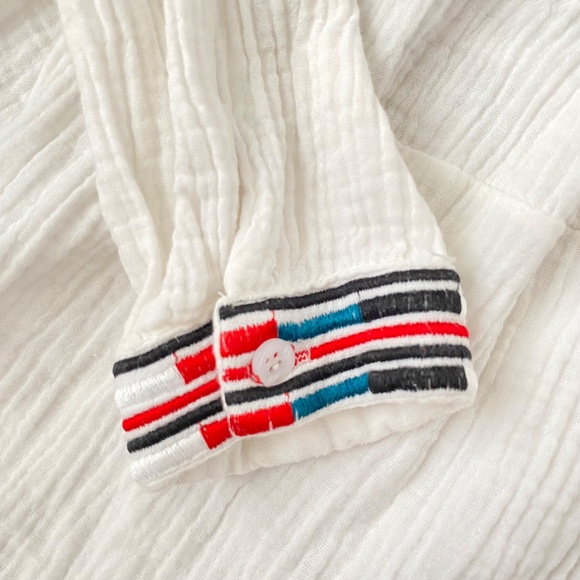 Long Sleeve White Textured Gauze Top With Embroidered Detail - Picture 4 of 9